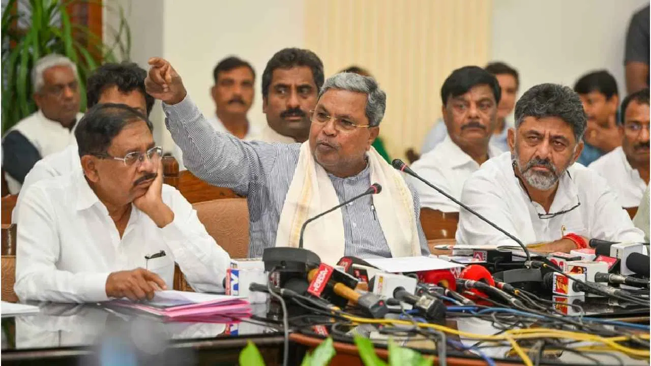 Caste report in the cabinet: CM silent on the roar of Lingayat-Okkaligas