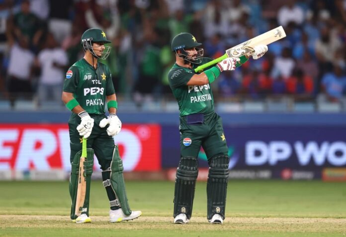 Farhan's 'Rifle' Celebration Gil-Abhishek's insult to Pakistanis! Farhan's 'Rifle' Celebration Gil-Abhishek's insult to Pakistanis!