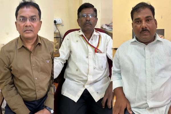 Lokayukta's big hunt Locked up while accepting bribe!