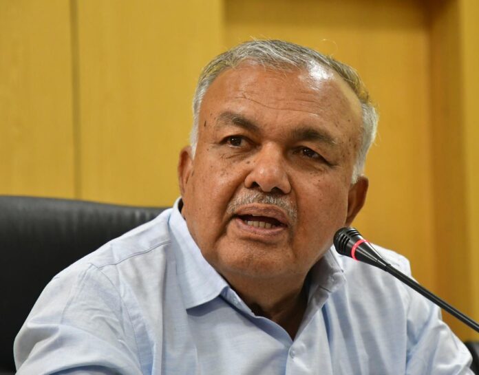 Ramalingareddy admits responsibility of road junction government