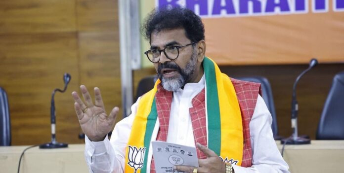 Son is responsible for father's political demise! - Chalavadi Narayanaswamy