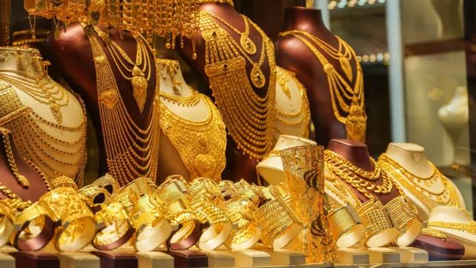 Wow... the skyrocketing price of gold is a shock for gold lovers!