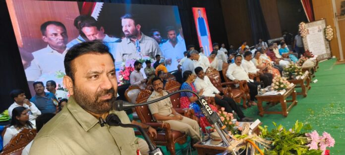 Good news for unorganized workers Rs 5 lakh relief scheme implemented Good news for unorganized workers Rs 5 lakh relief scheme implemented