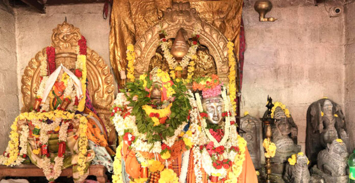 Sasalu Temple Golmaal - Did the officials join in the looting?