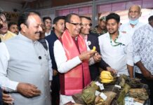 Centre will work shoulder to shoulder with Karnataka: Shri Shivraj Singh Chouhan