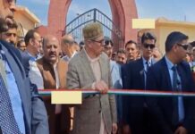 Political News: ತ್ರಿವರ್ಣ ಧ್ವಜವಿರುವ ಟೇಪ್ ಕತ್ತರಿಸಲು ನಿರಾಕಾರಿಸಿದ ಕಾಶ್ಮೀರ ಸಿಎಂ ಓಮರ್ ಅಬ್ದುಲ್ಲಾ..