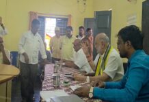ಕೆಲಸಕ್ಕೆ ವಿಳಂಬ ಮಾಡುತ್ತಿದ್ದ ಕಂದಾಯ ನಿರೀಕ್ಷಕರ ವಿರುದ್ಧ ಶಾಸಕ ಶಿವರಾಮ್ ಹೆಬ್ಬಾರ್ ಅಸಮಾಧಾನ