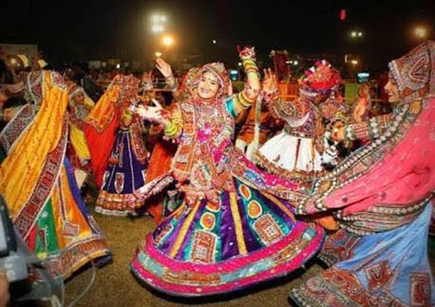 Dasara Special: ನವರಾತ್ರಿಯಲ್ಲಿ ಮಾಡುವ ಗುಜರಾತಿನ ಗರ್ಭಾ ನೃತ್ಯದ ಹಿಂದಿರುವ ಸತ್ಯವೇನು ಗೊತ್ತಾ..?